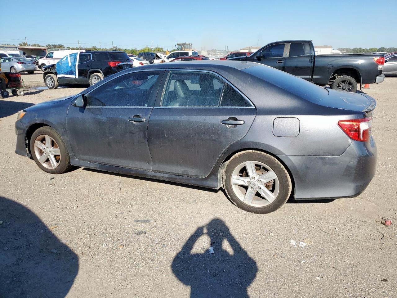 2014 TOYOTA CAMRY