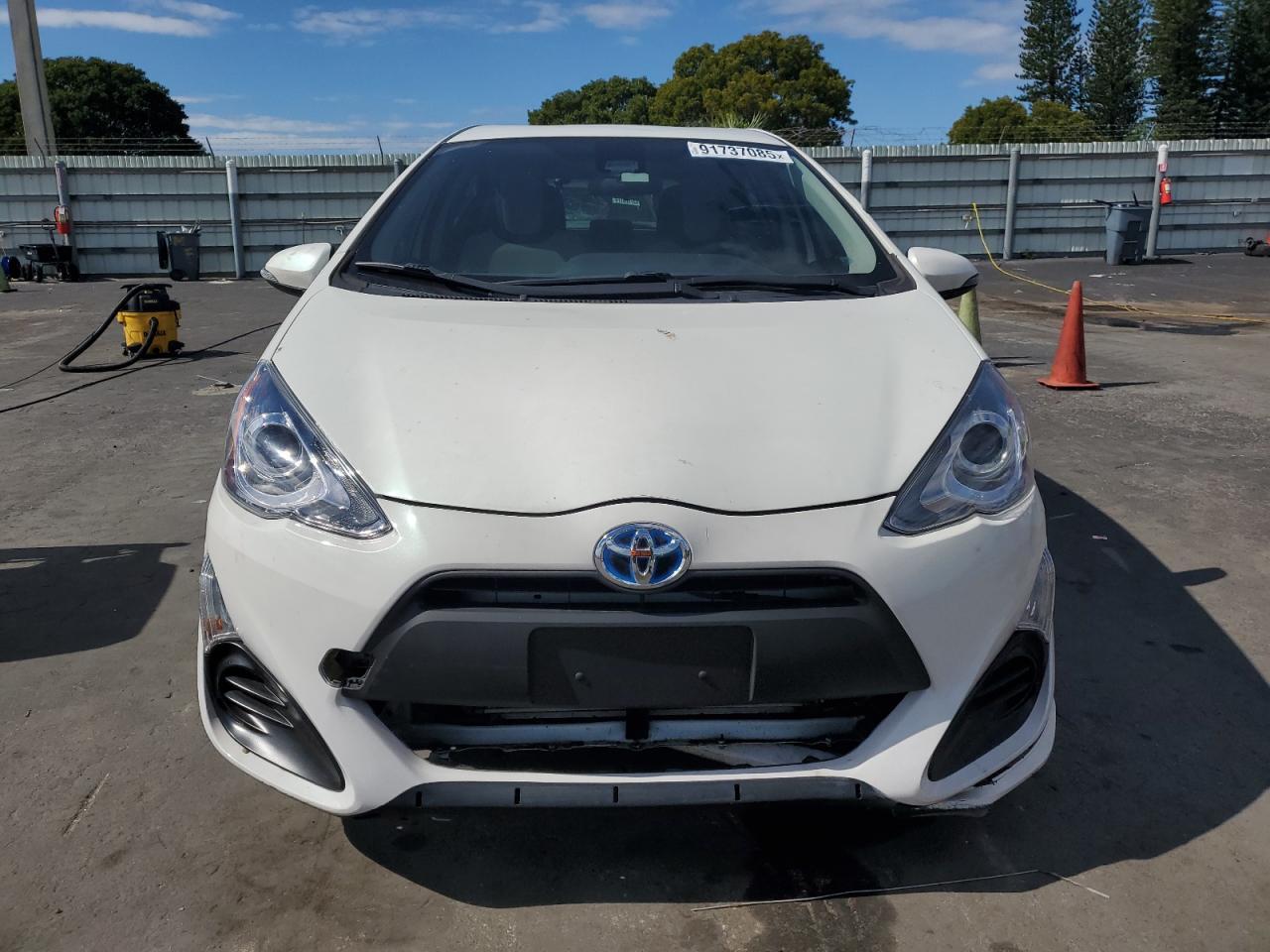 2017 TOYOTA Prius c