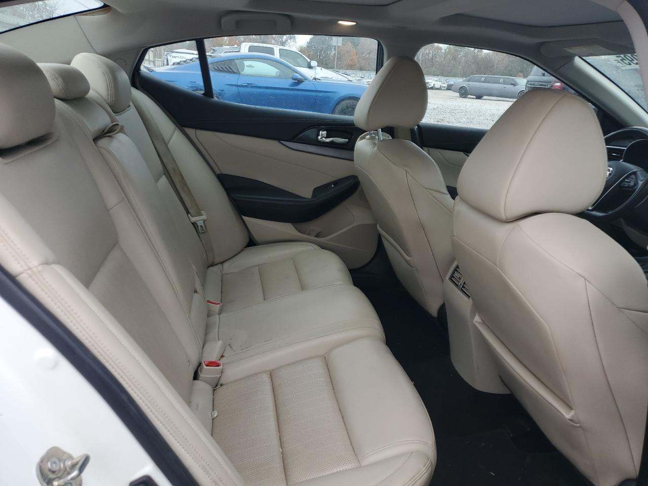 2017 NISSAN Maxima