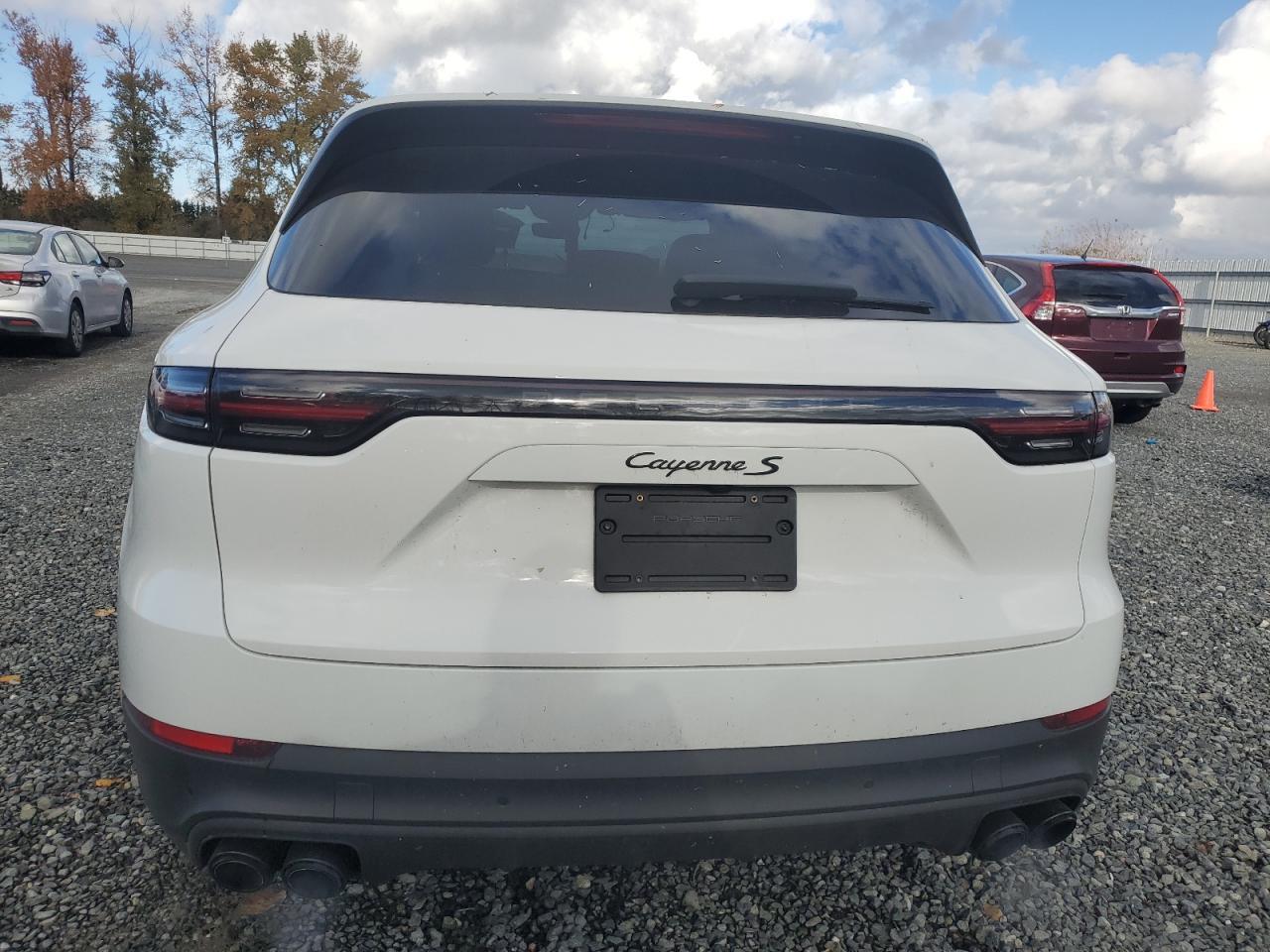2019 PORSCHE CAYENNE