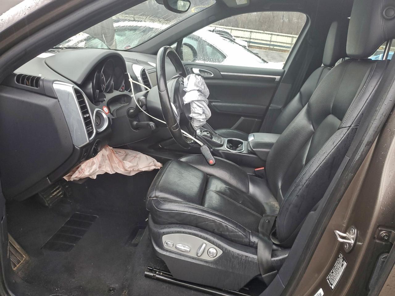 2014 PORSCHE CAYENNE
