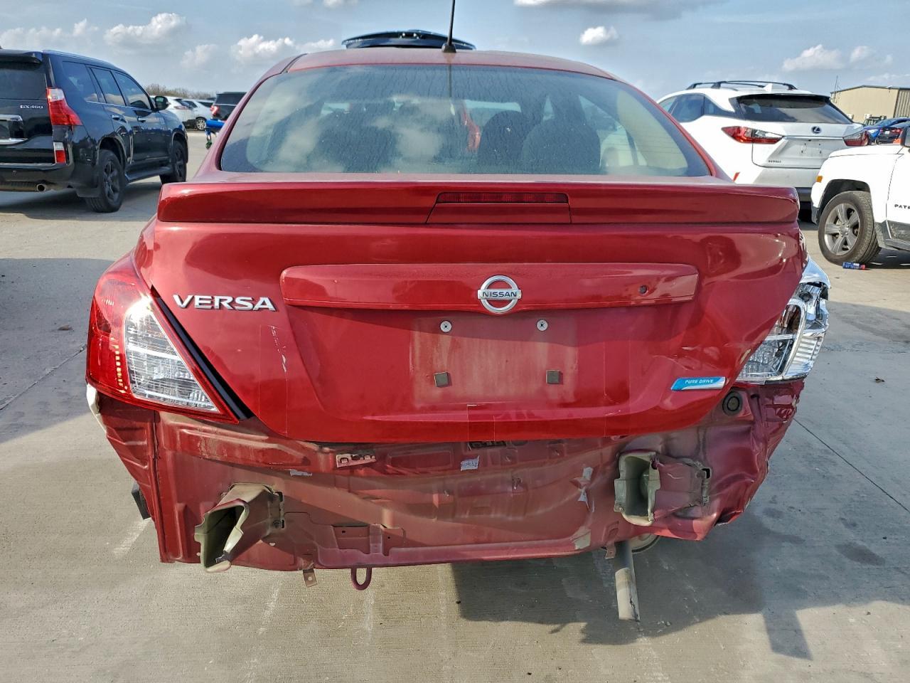 2015 NISSAN VERSA
