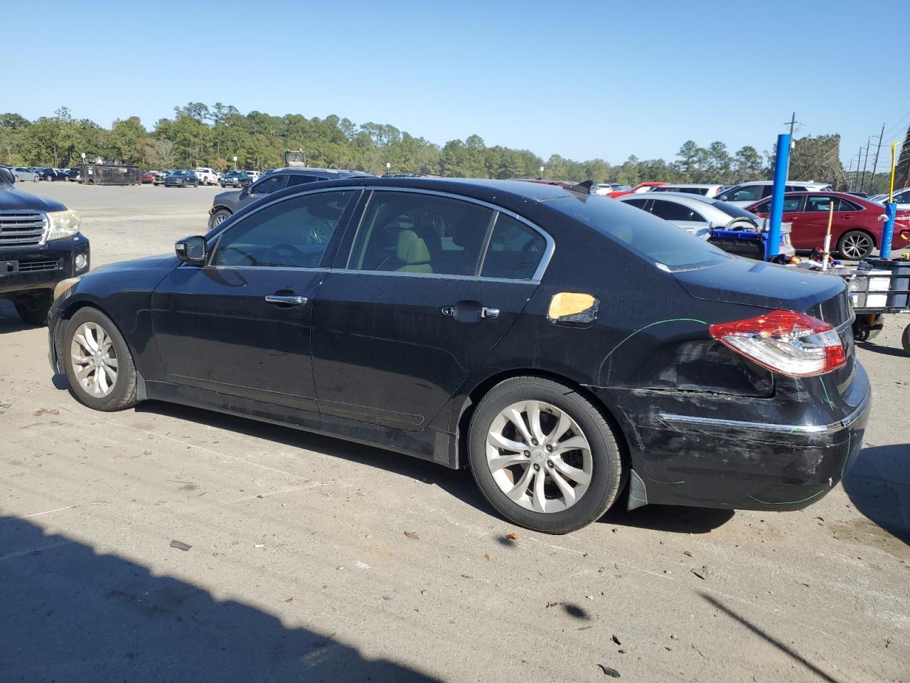 2013 HYUNDAI GENESIS