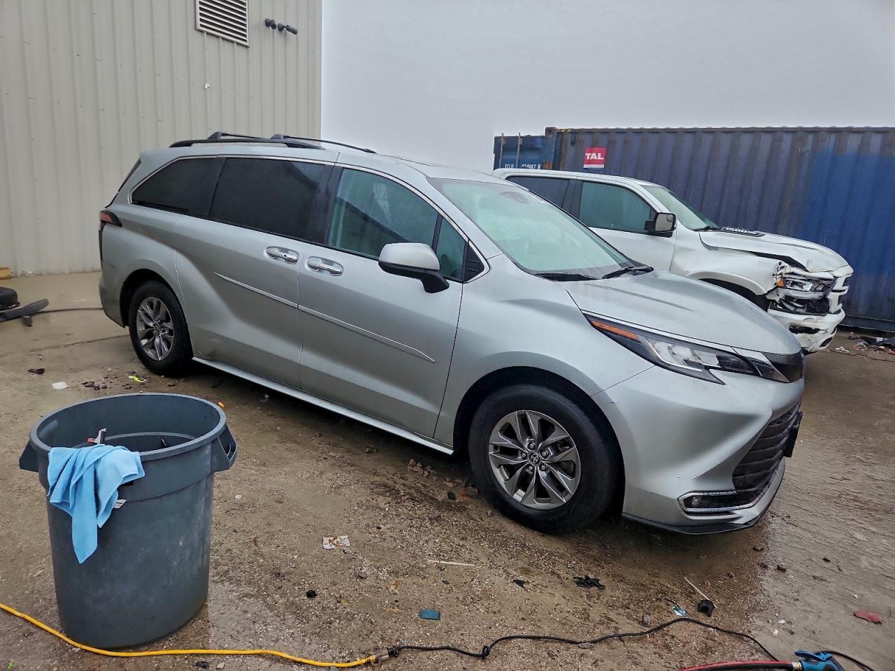 2022 TOYOTA SIENNA