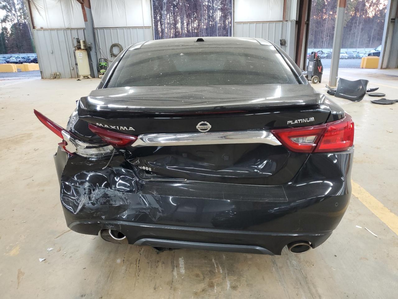 2017 NISSAN Maxima