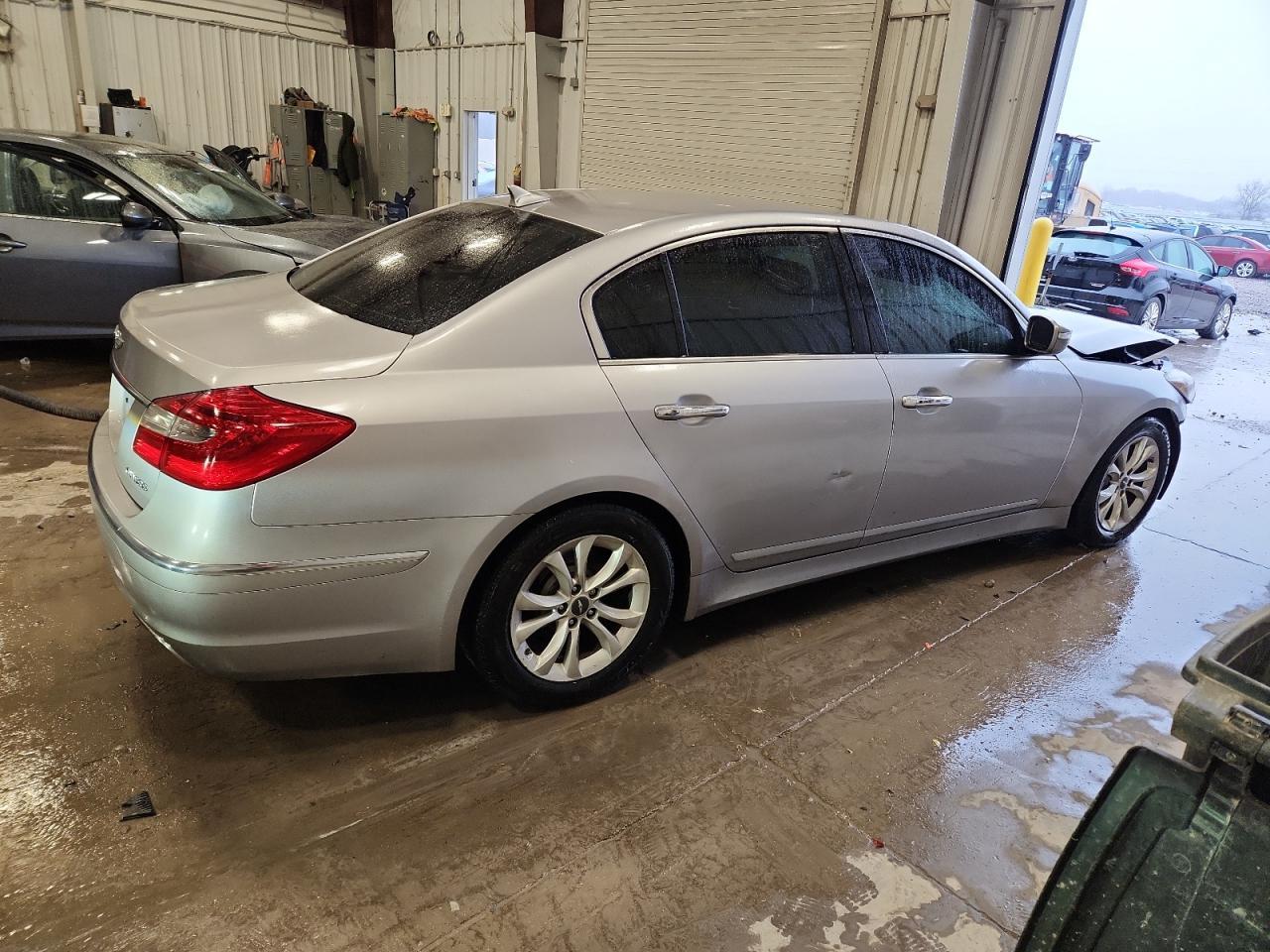 2013 HYUNDAI GENESIS