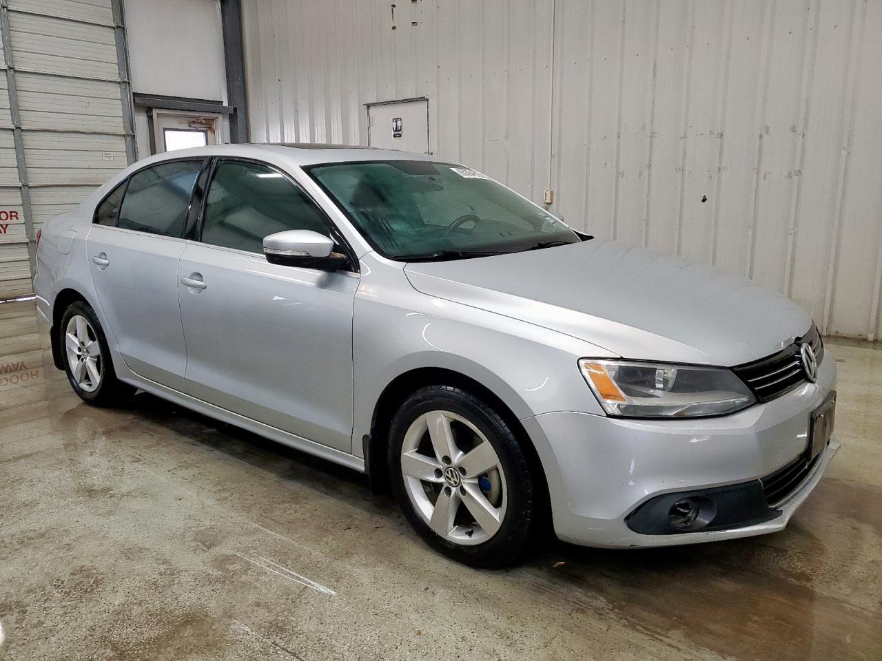 2012 VOLKSWAGEN JETTA