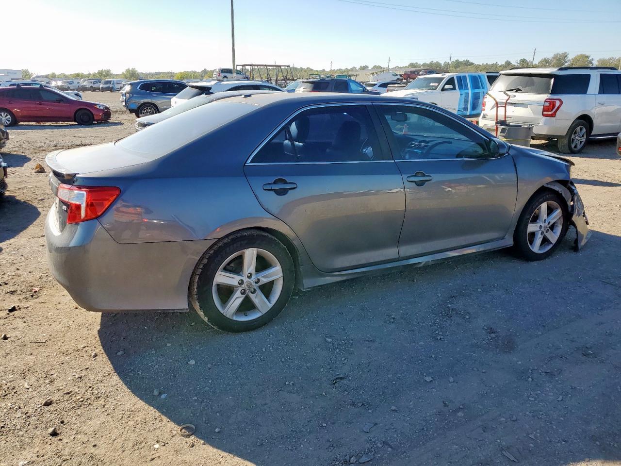 2014 TOYOTA CAMRY