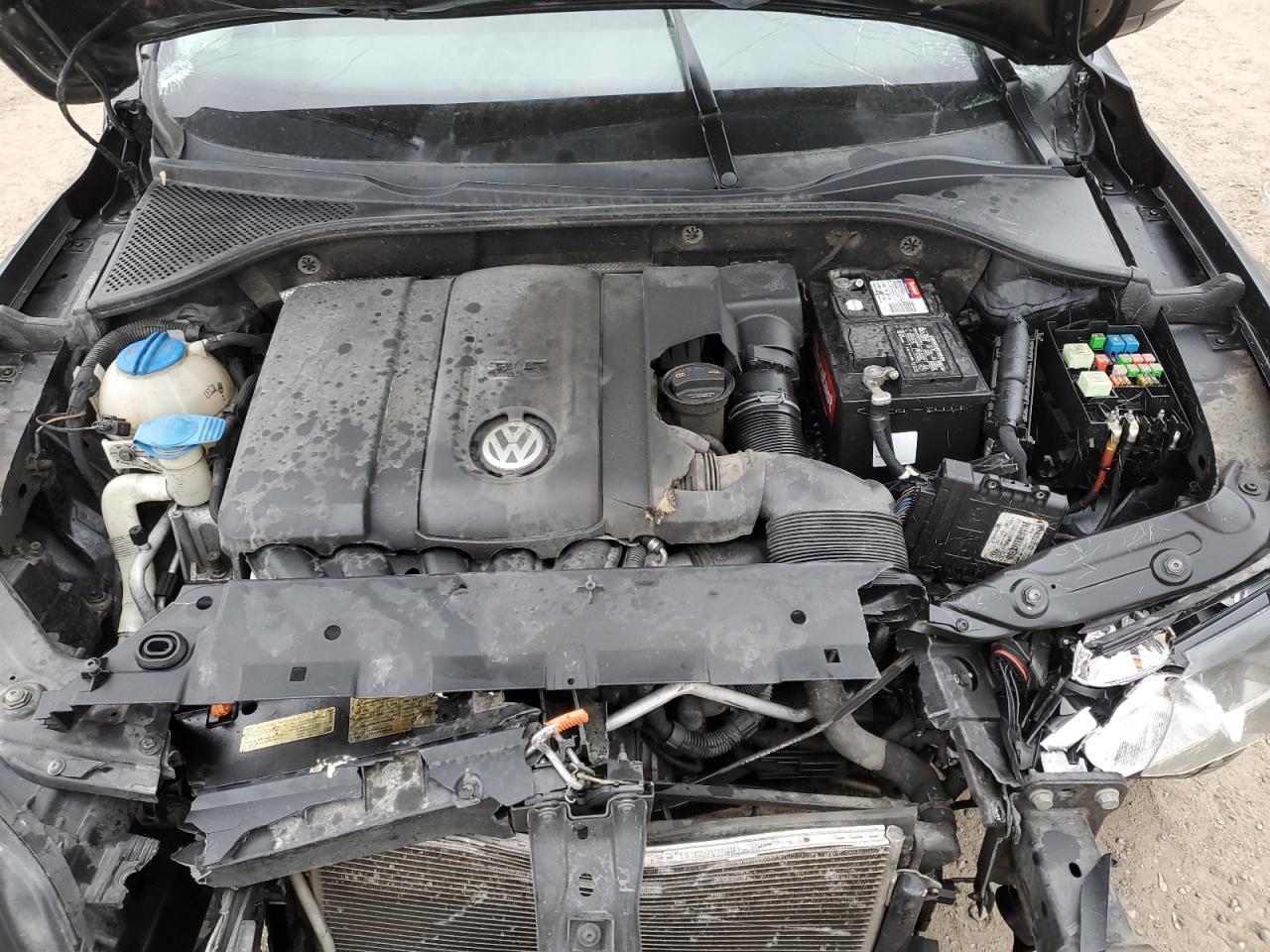 2012 VOLKSWAGEN Passat