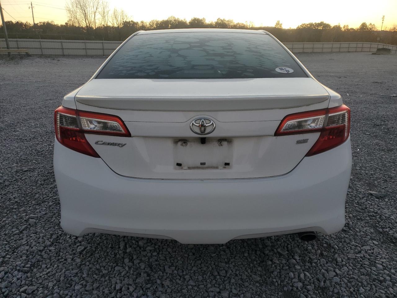 2014 TOYOTA CAMRY