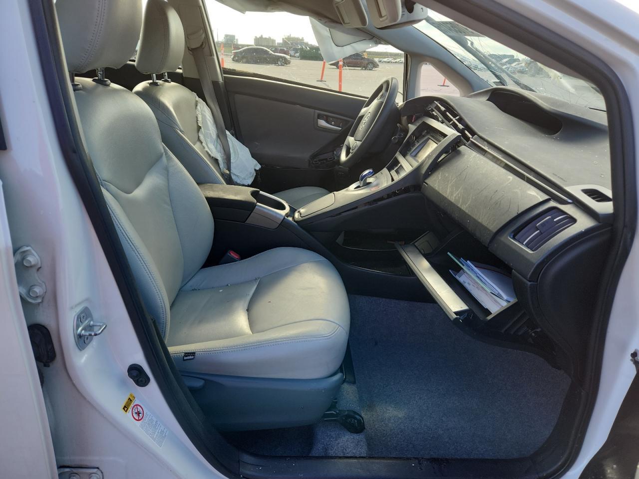 2015 TOYOTA PRIUS