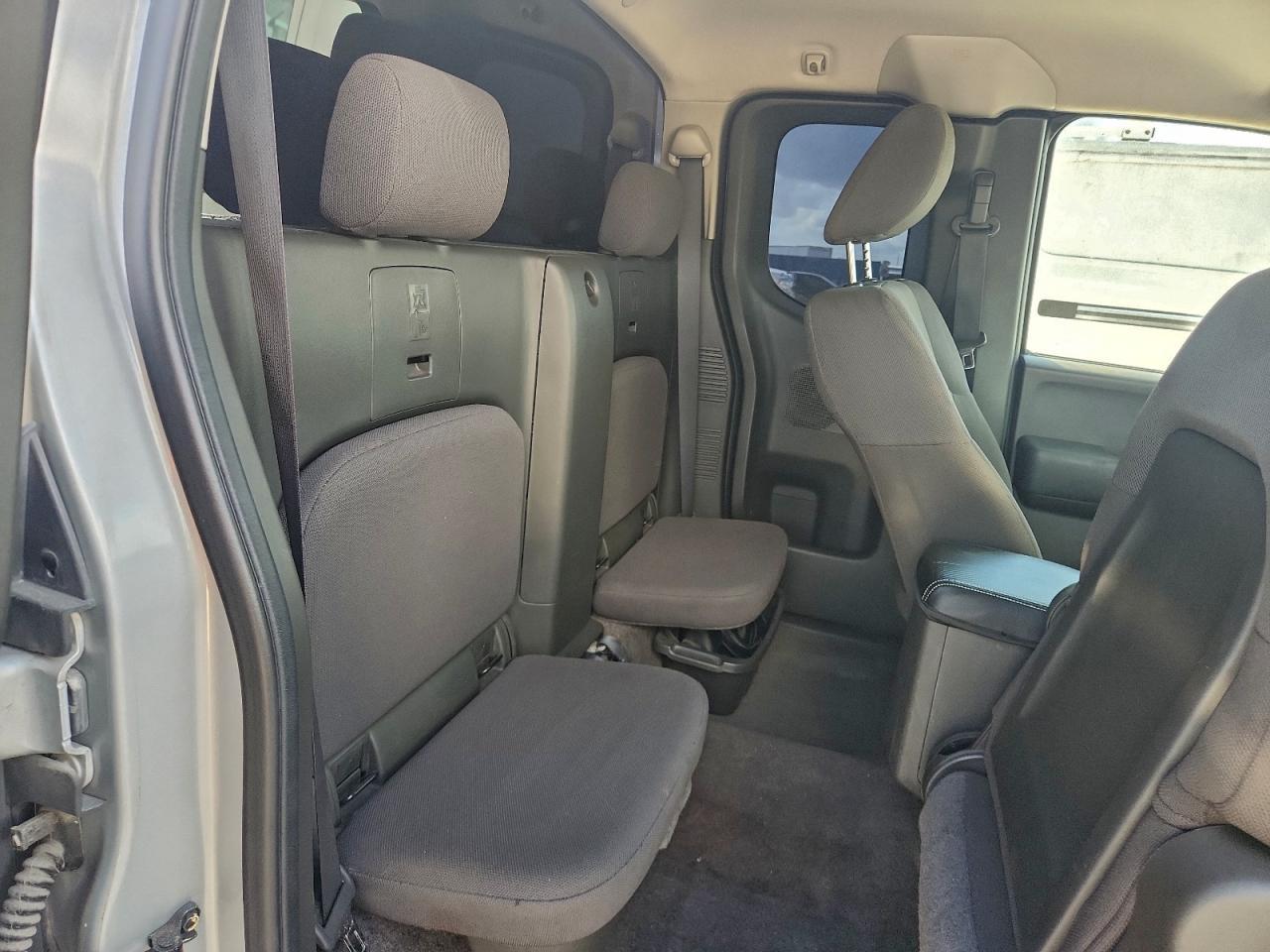 2012 NISSAN Frontier