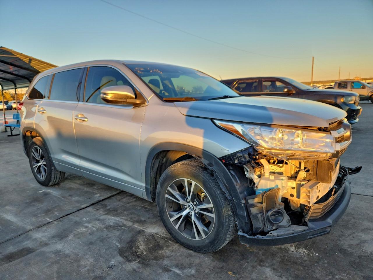 2017 TOYOTA HIGHLANDER