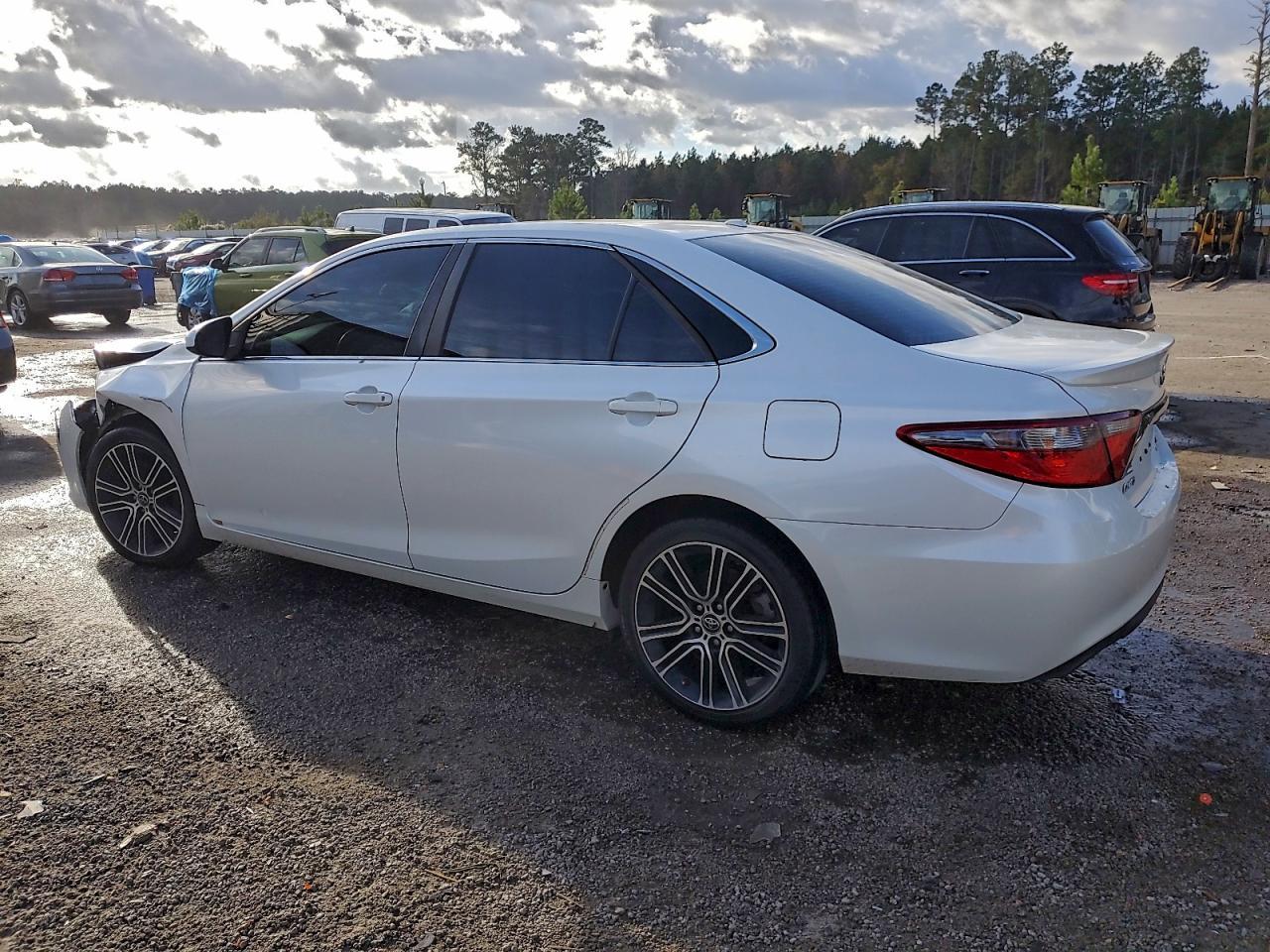 2016 TOYOTA CAMRY