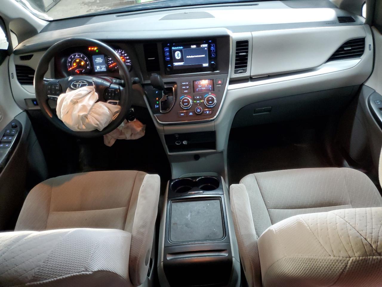 2017 TOYOTA SIENNA