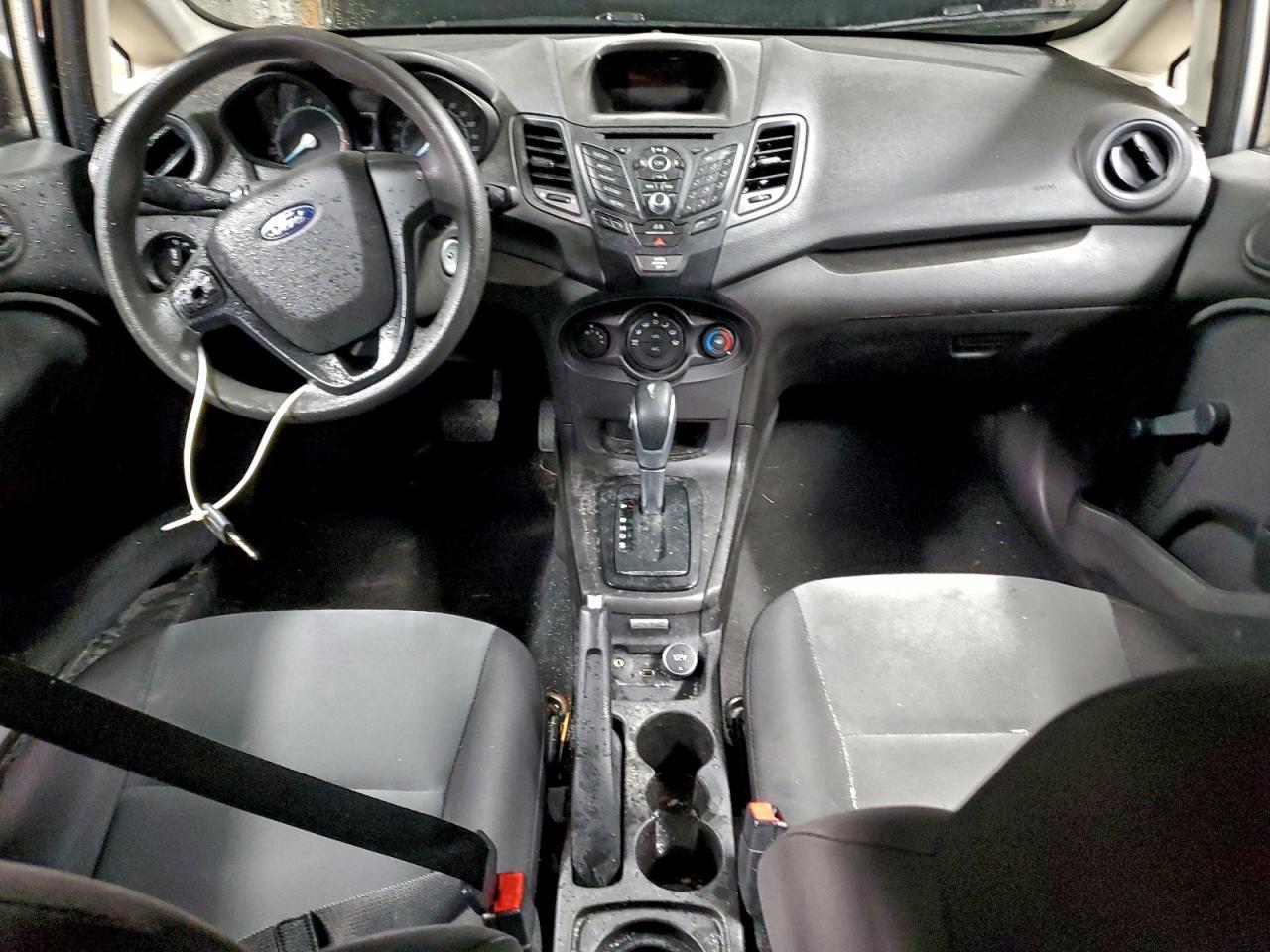 2016 FORD Fiesta