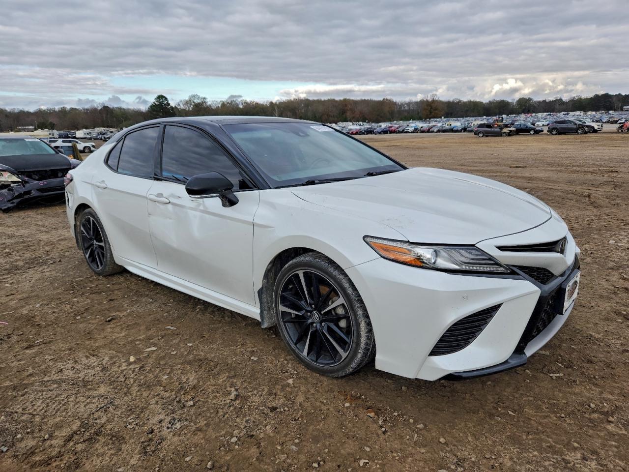 2018 TOYOTA CAMRY