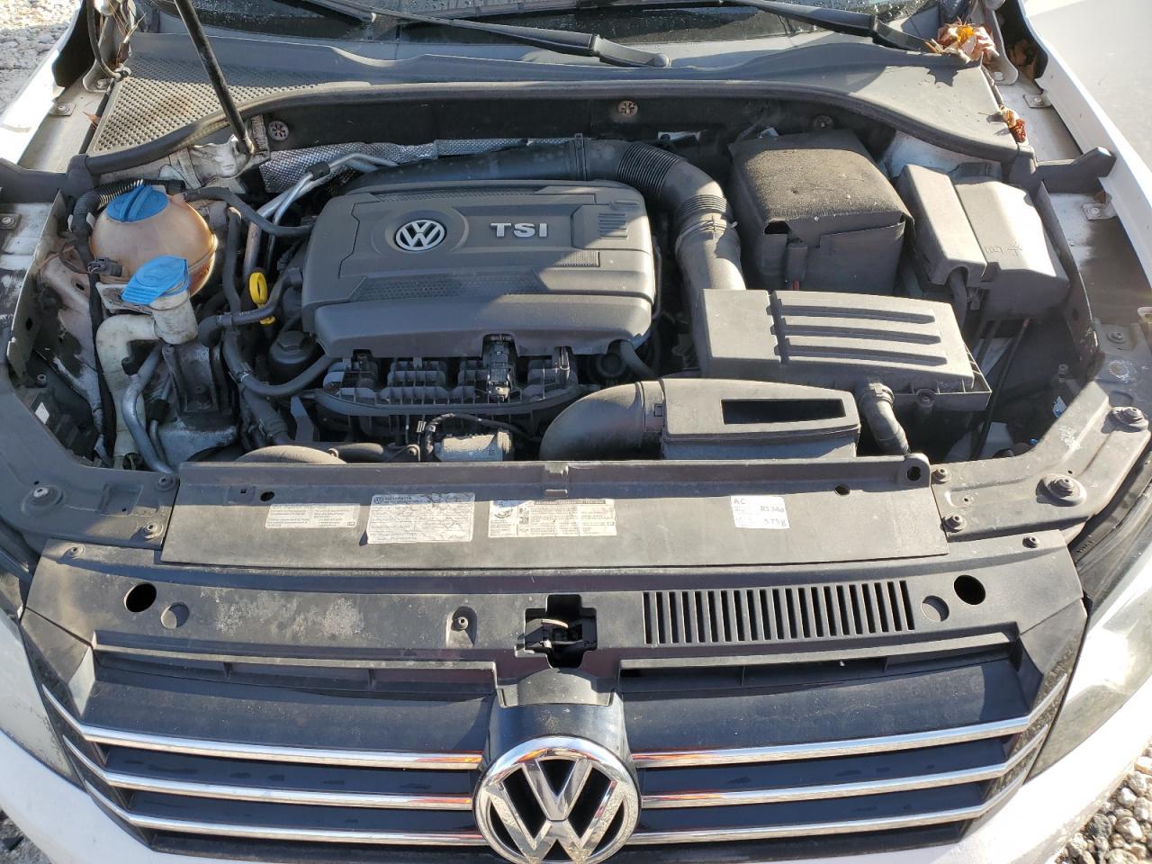 2014 VOLKSWAGEN Passat