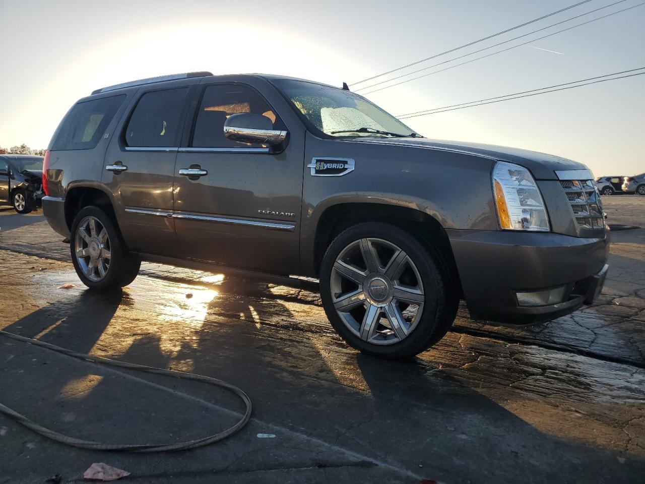 2011 CADILLAC ESCALADE HYBRID