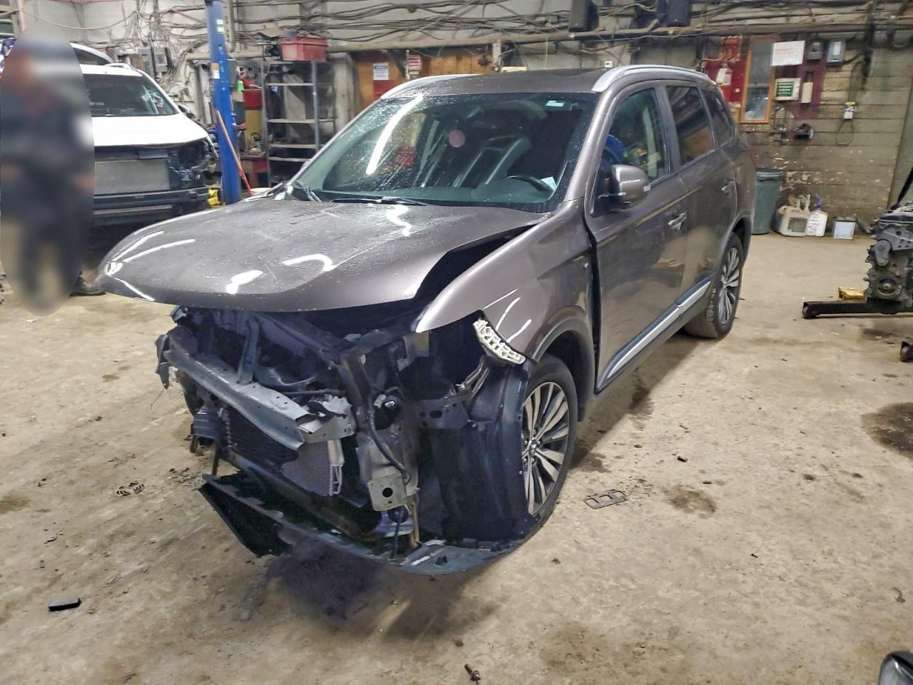 2019 MITSUBISHI outlander