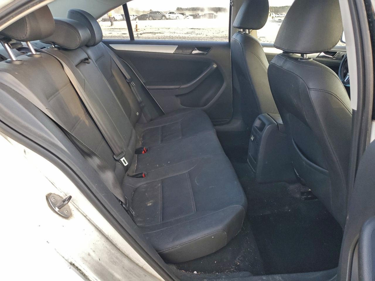 2011 VOLKSWAGEN JETTA