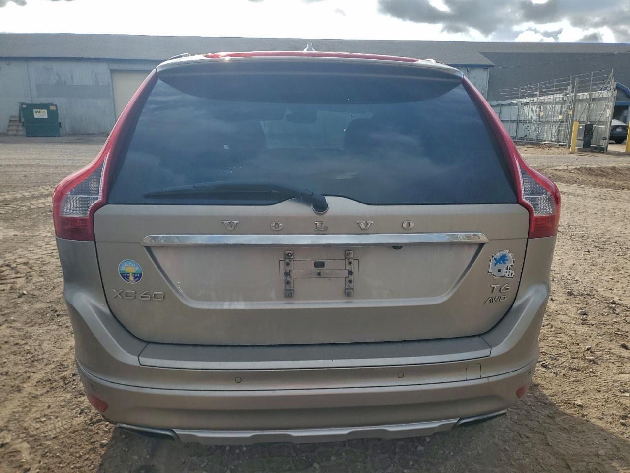 2015 VOLVO XC60