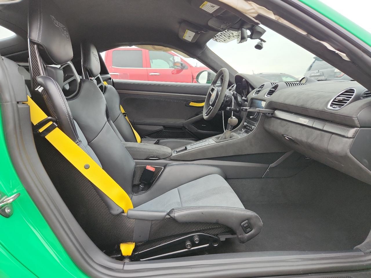 2023 PORSCHE Cayman