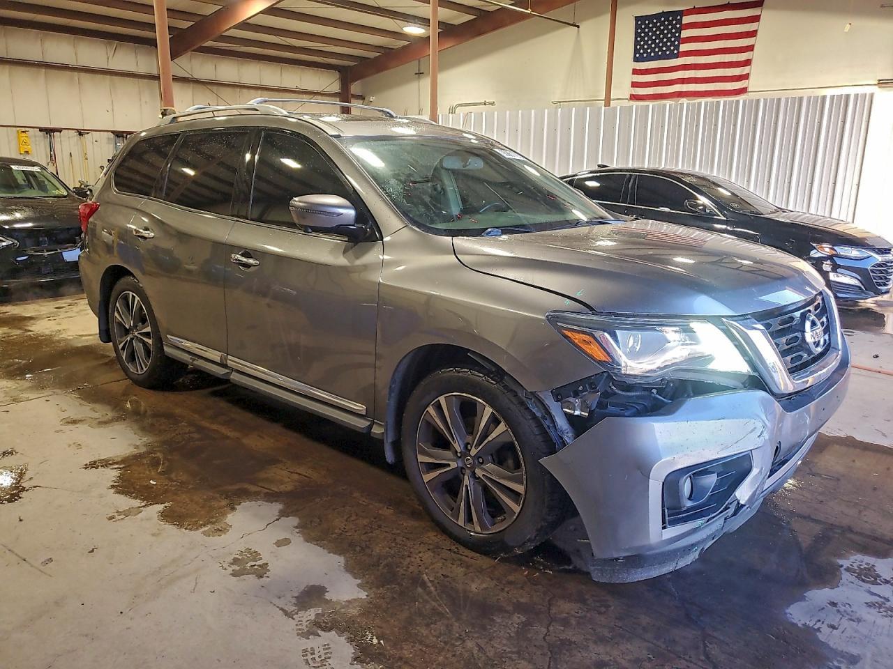 2017 NISSAN PATHFINDER