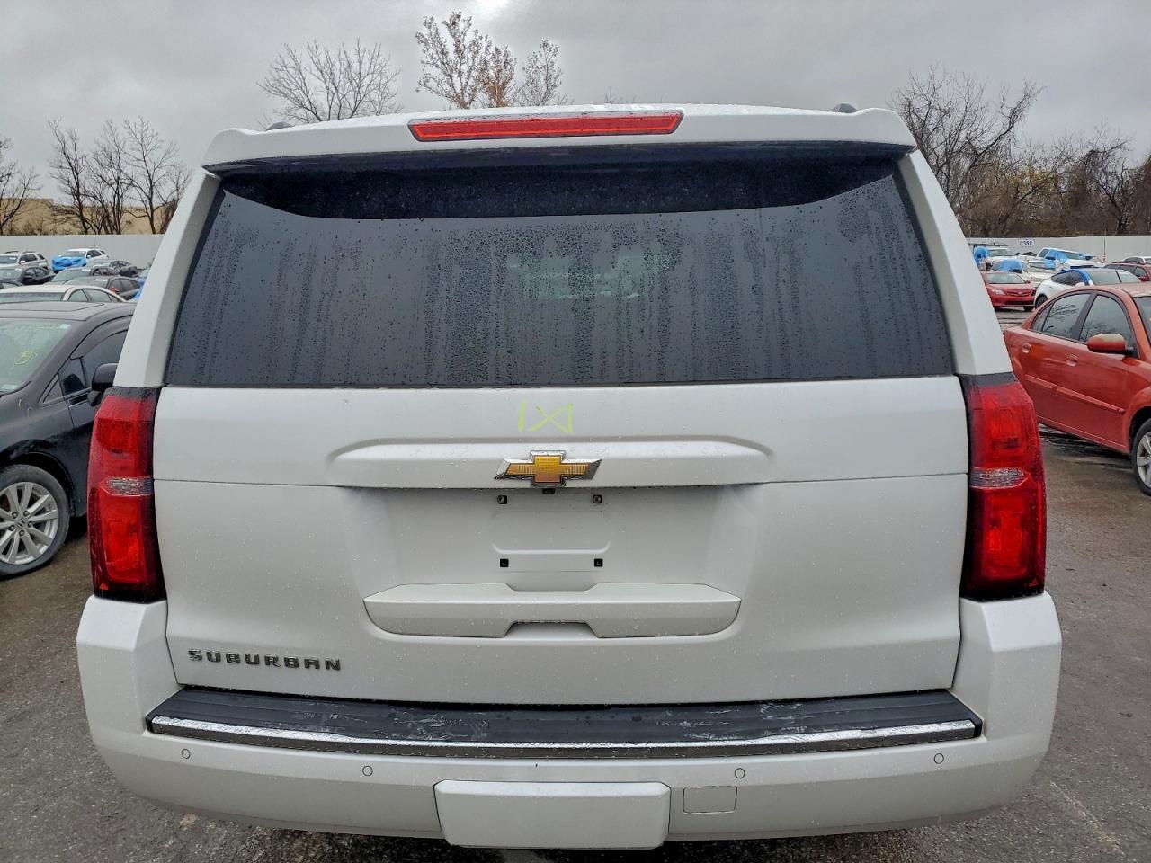 2016 CHEVROLET Suburban