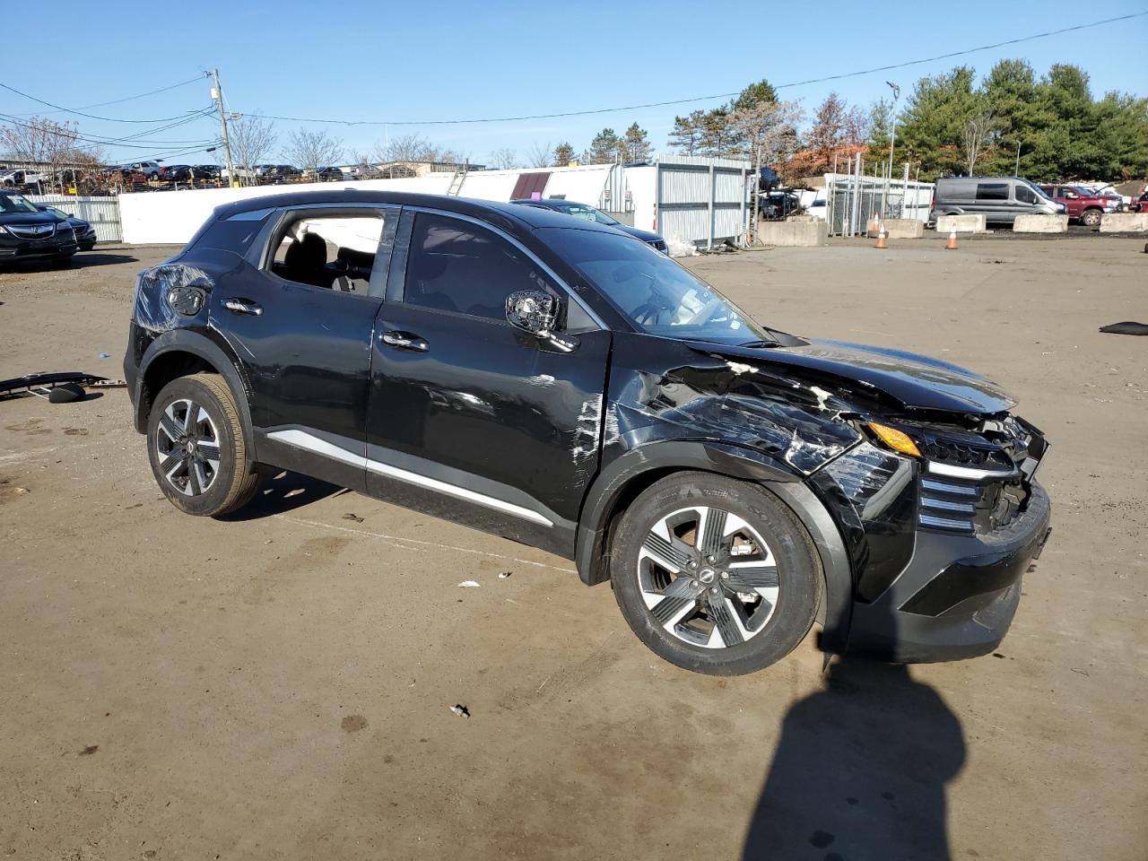 2025 NISSAN KICKS