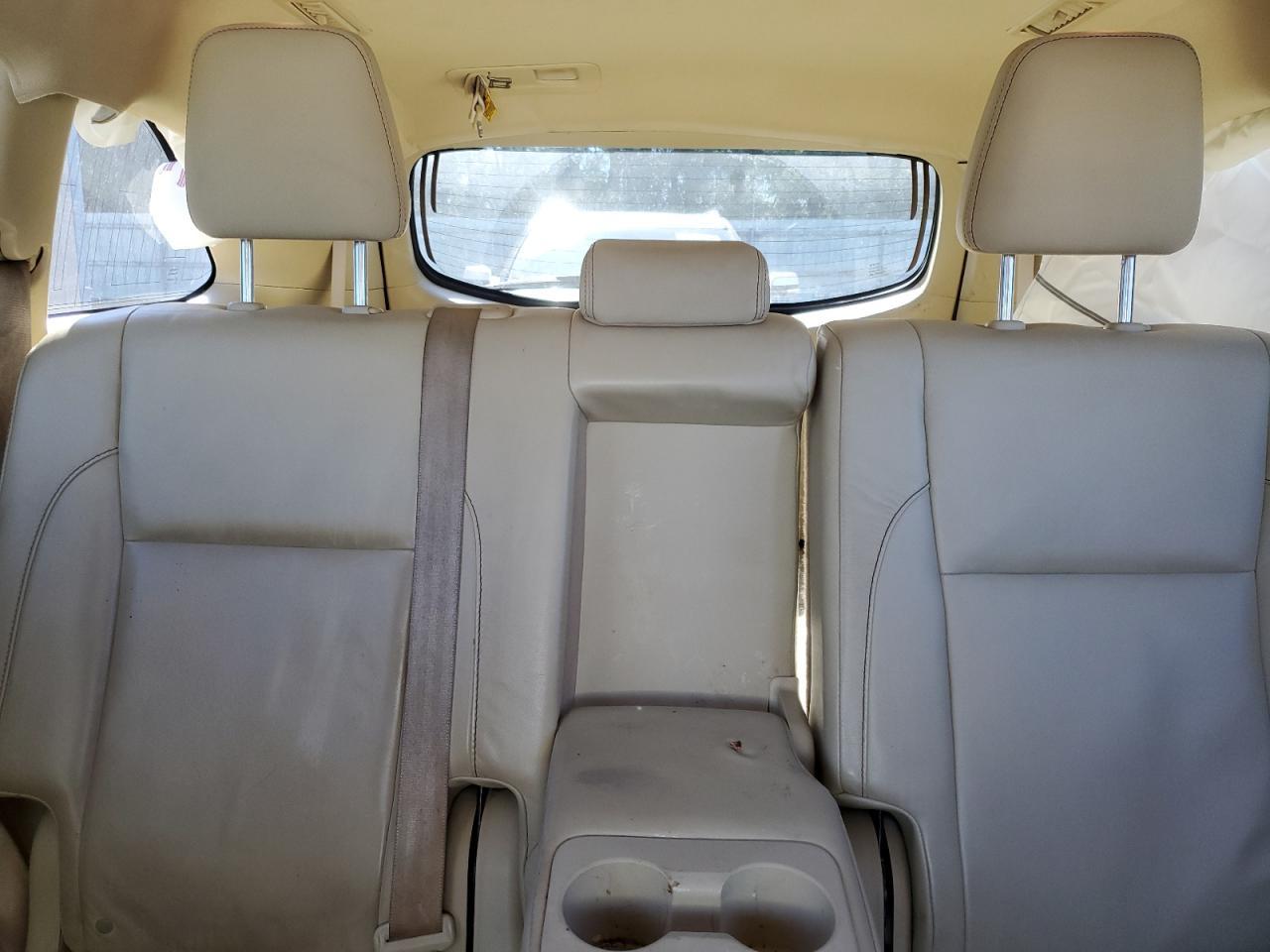 2016 TOYOTA HIGHLANDER
