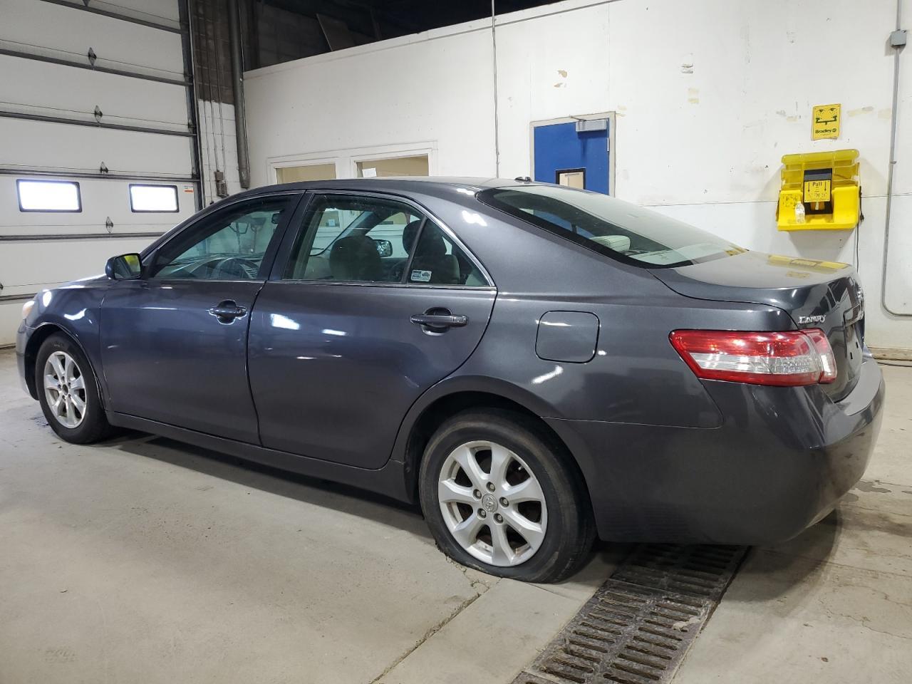 2011 TOYOTA CAMRY