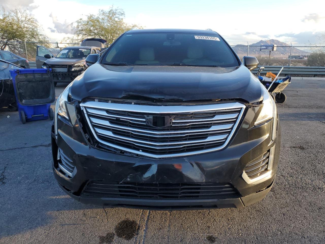 2017 CADILLAC XT5
