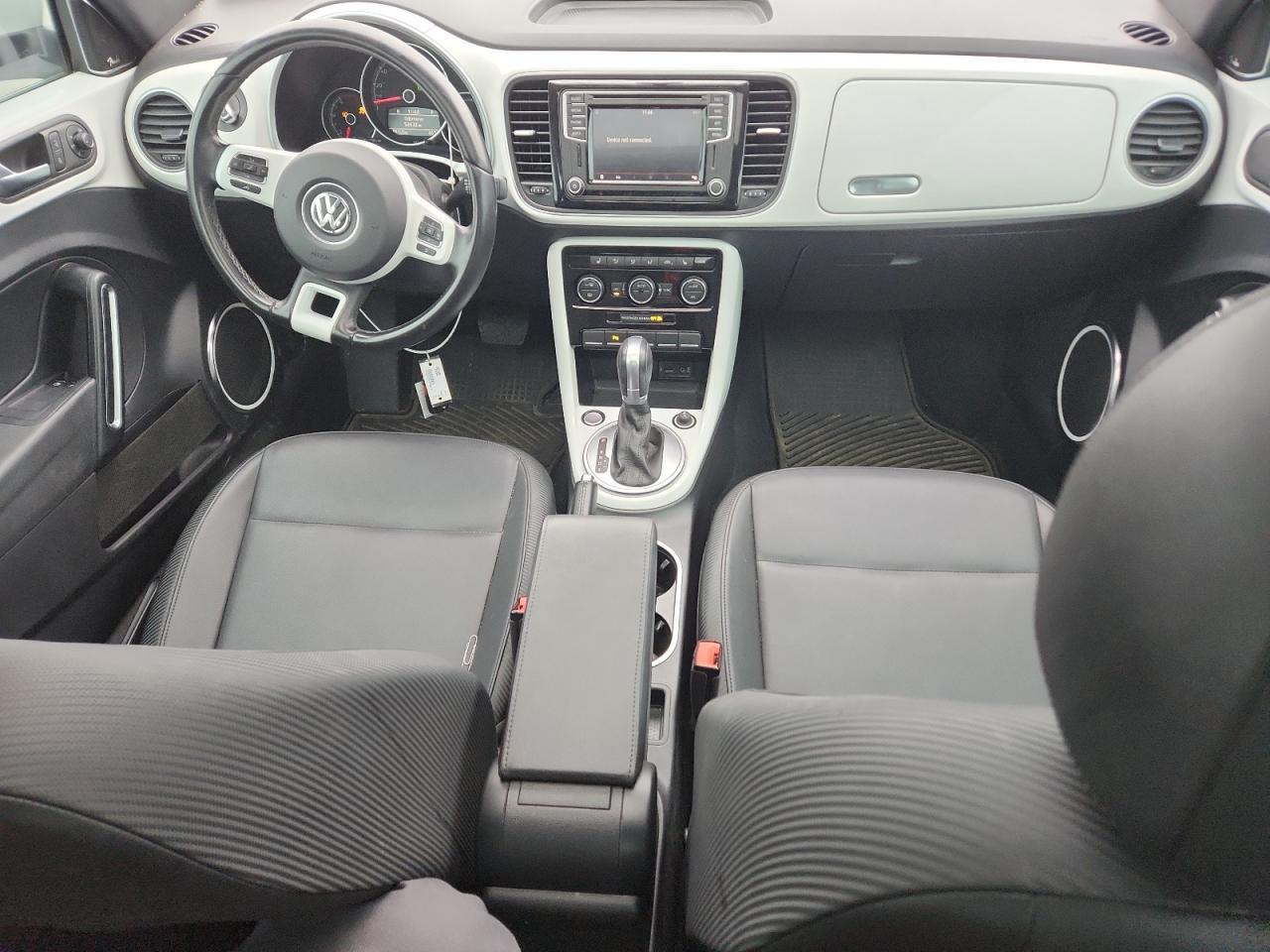 2018 VOLKSWAGEN Beetle