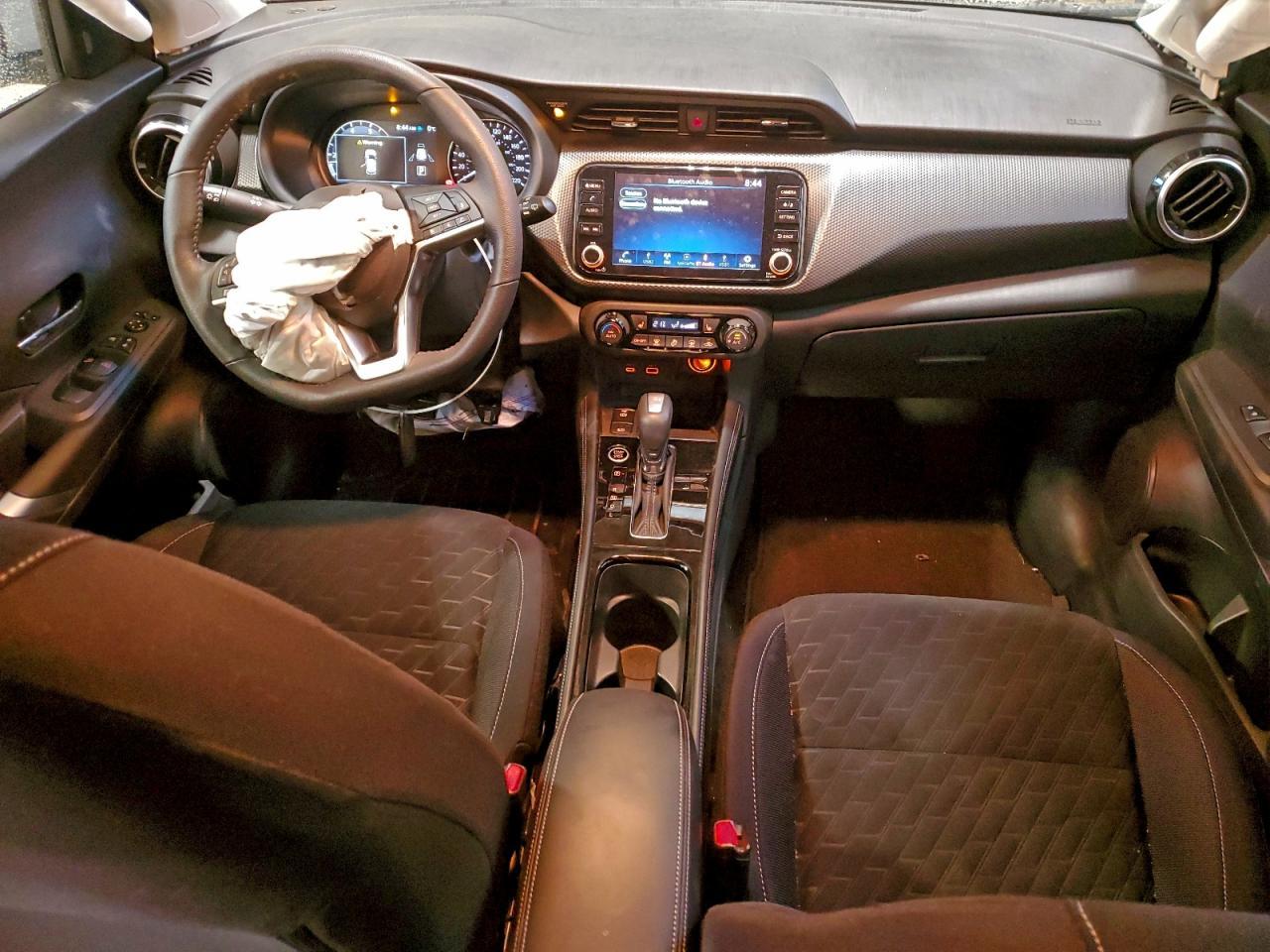 2024 NISSAN KICKS