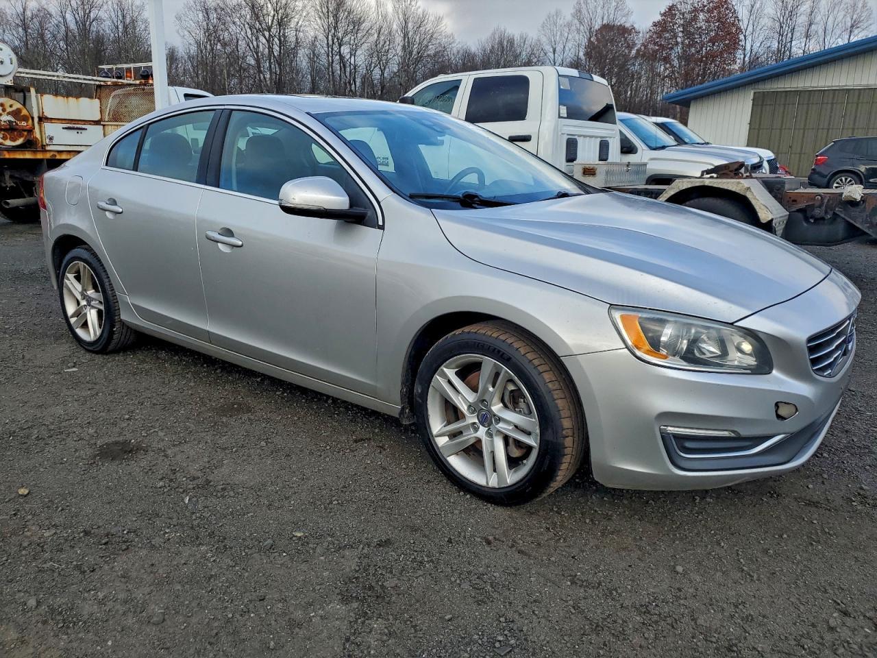 2015 VOLVO S60