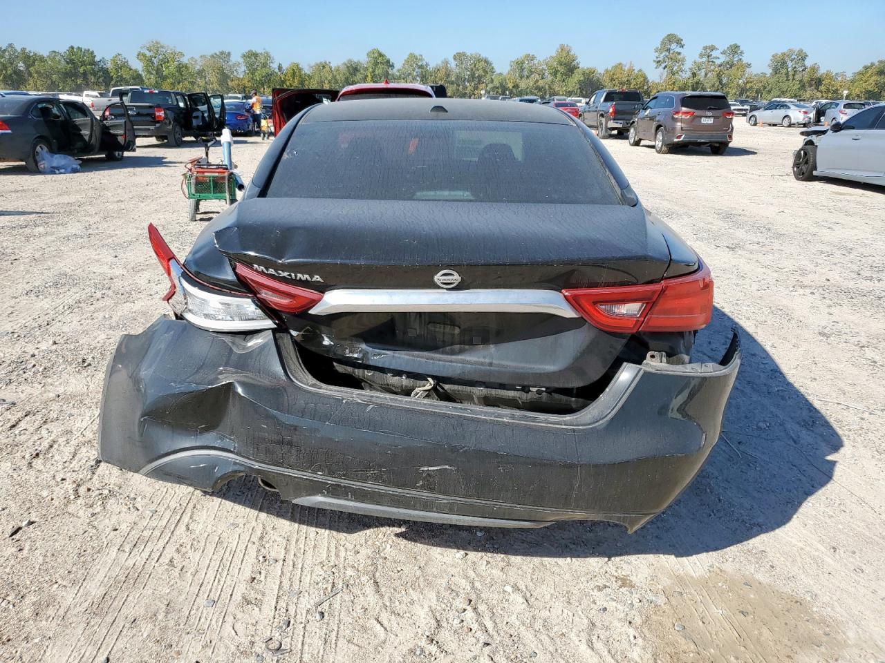 2016 NISSAN Maxima
