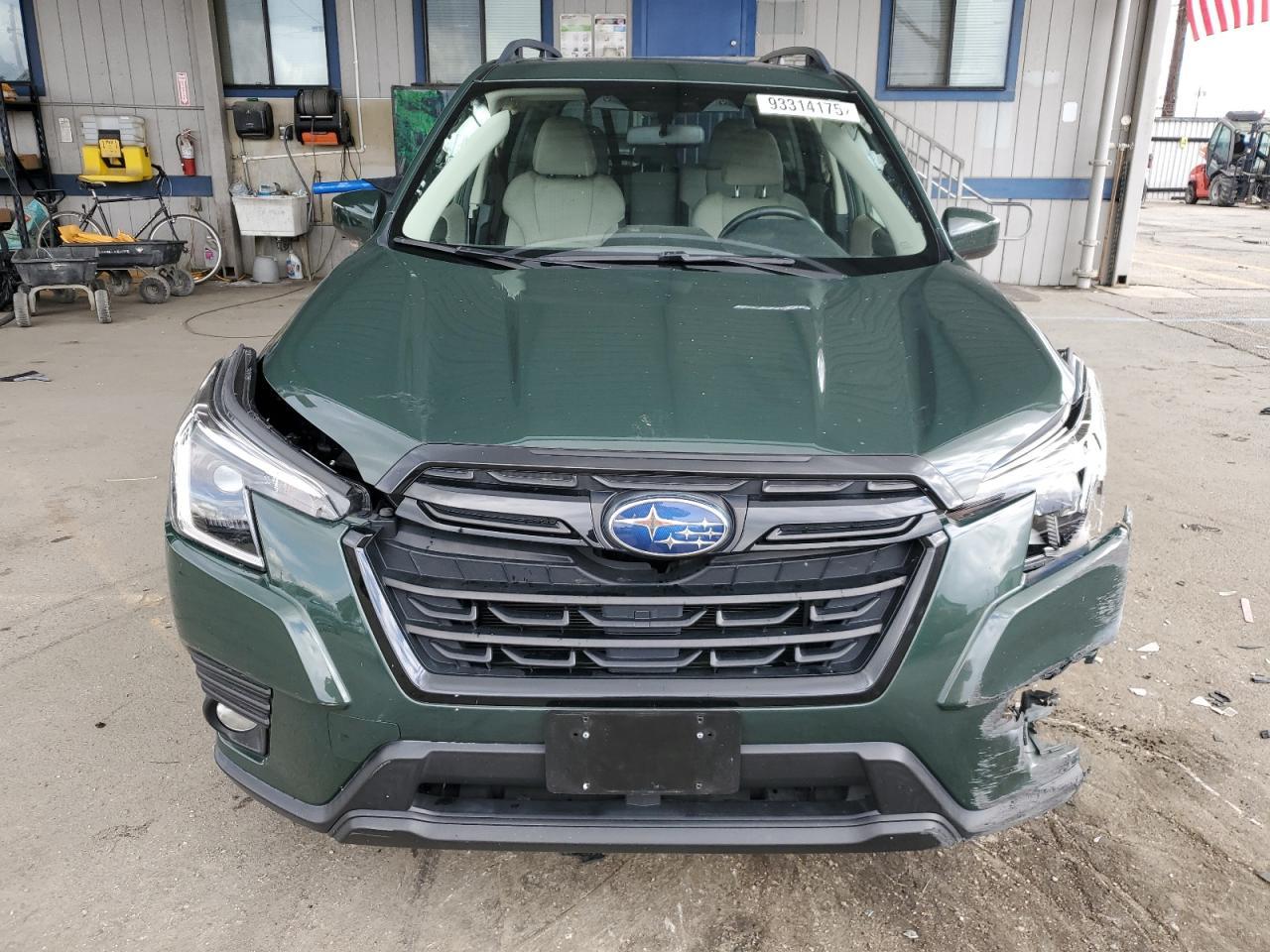 2023 SUBARU FORESTER
