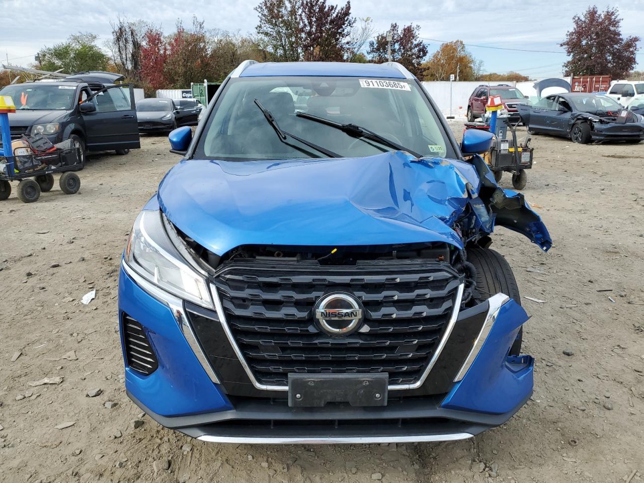 2021 NISSAN KICKS