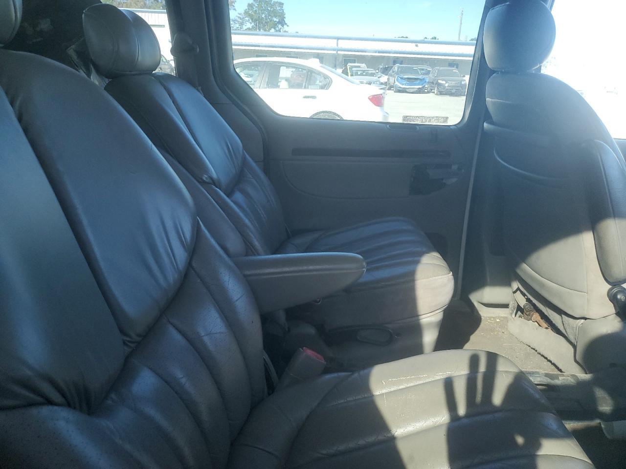 2000 CHRYSLER Town & Country