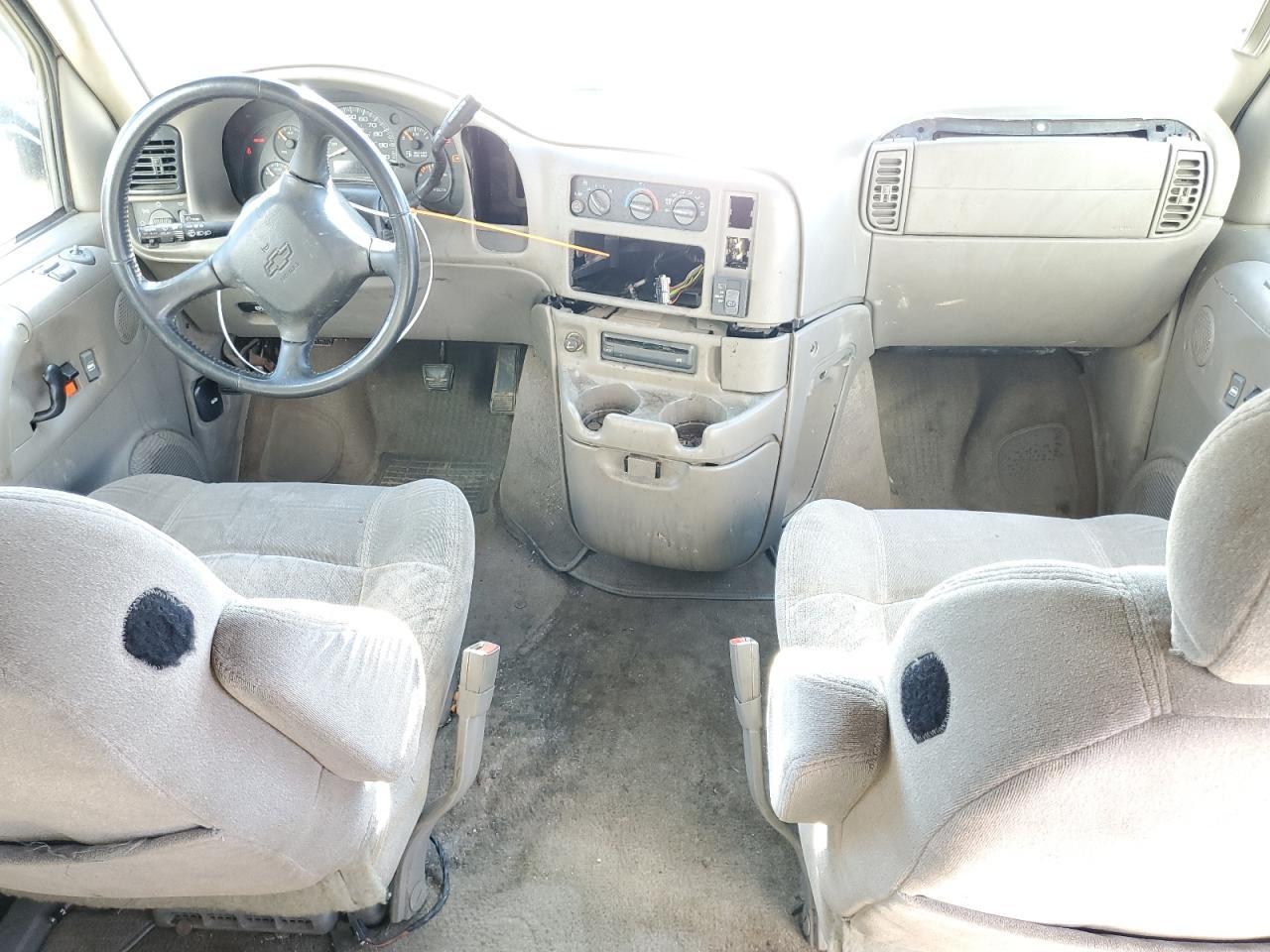 2004 CHEVROLET Astro
