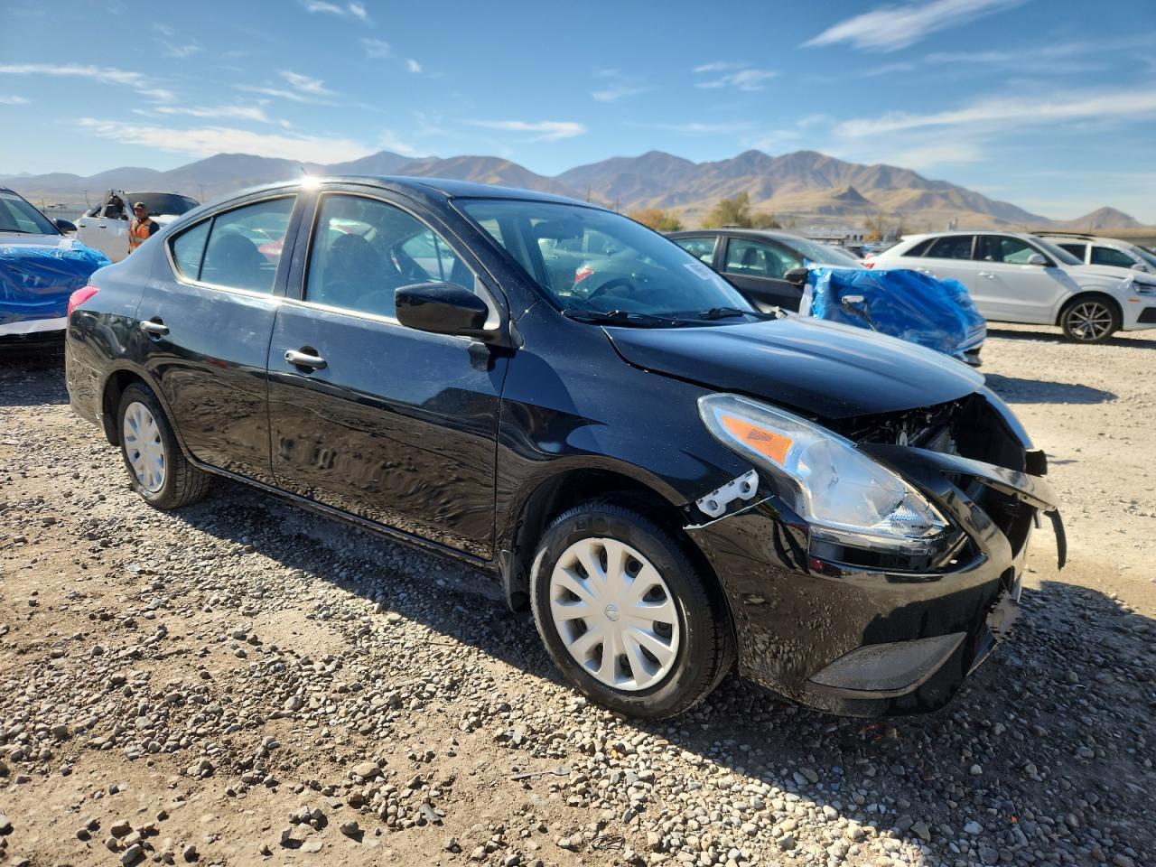 2017 NISSAN VERSA