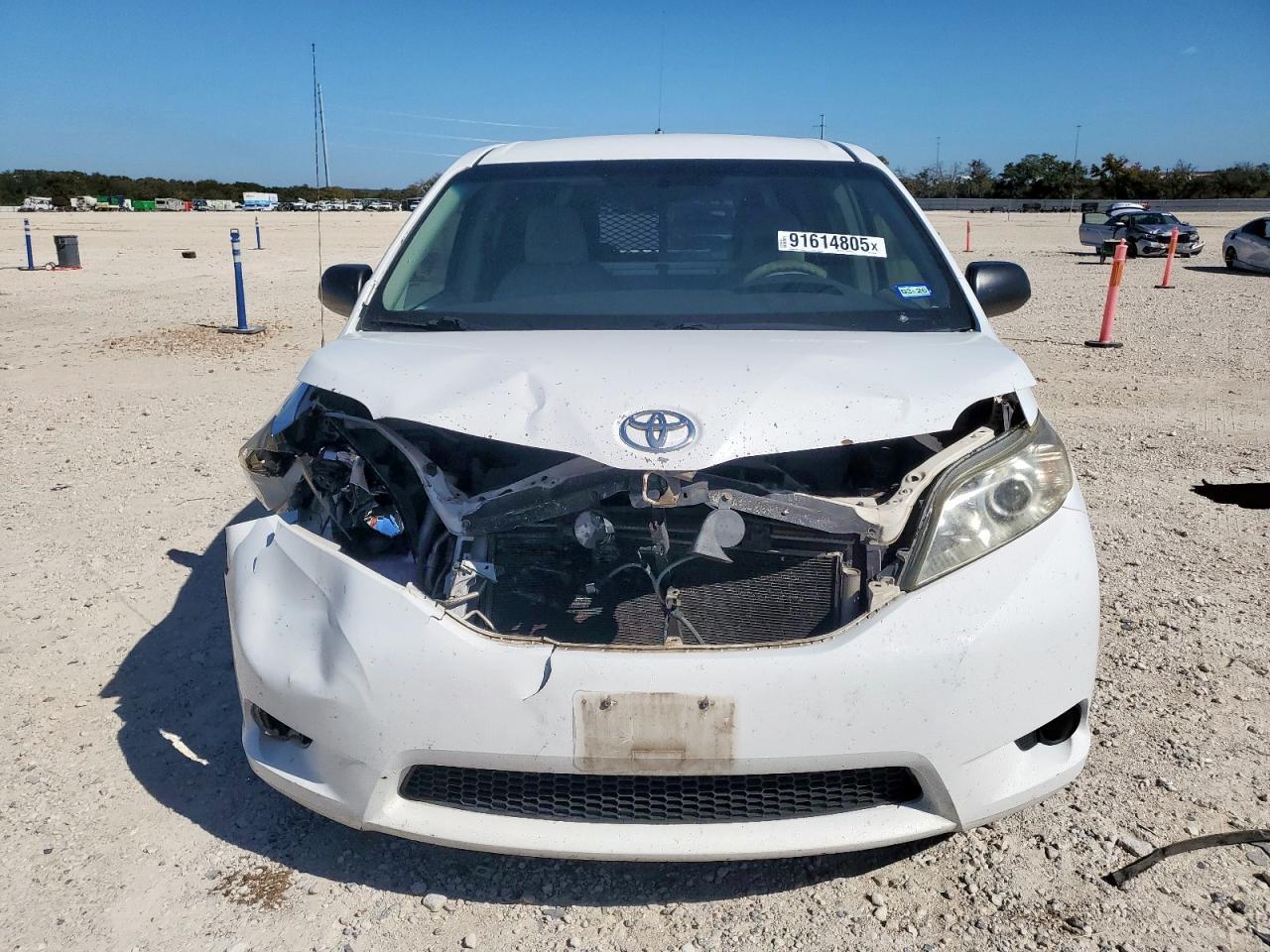 2012 TOYOTA SIENNA