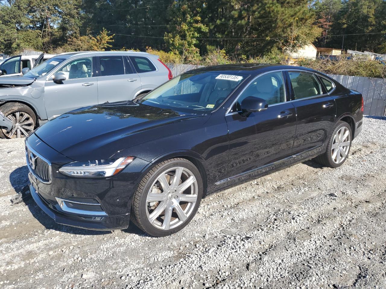 2017 VOLVO S90