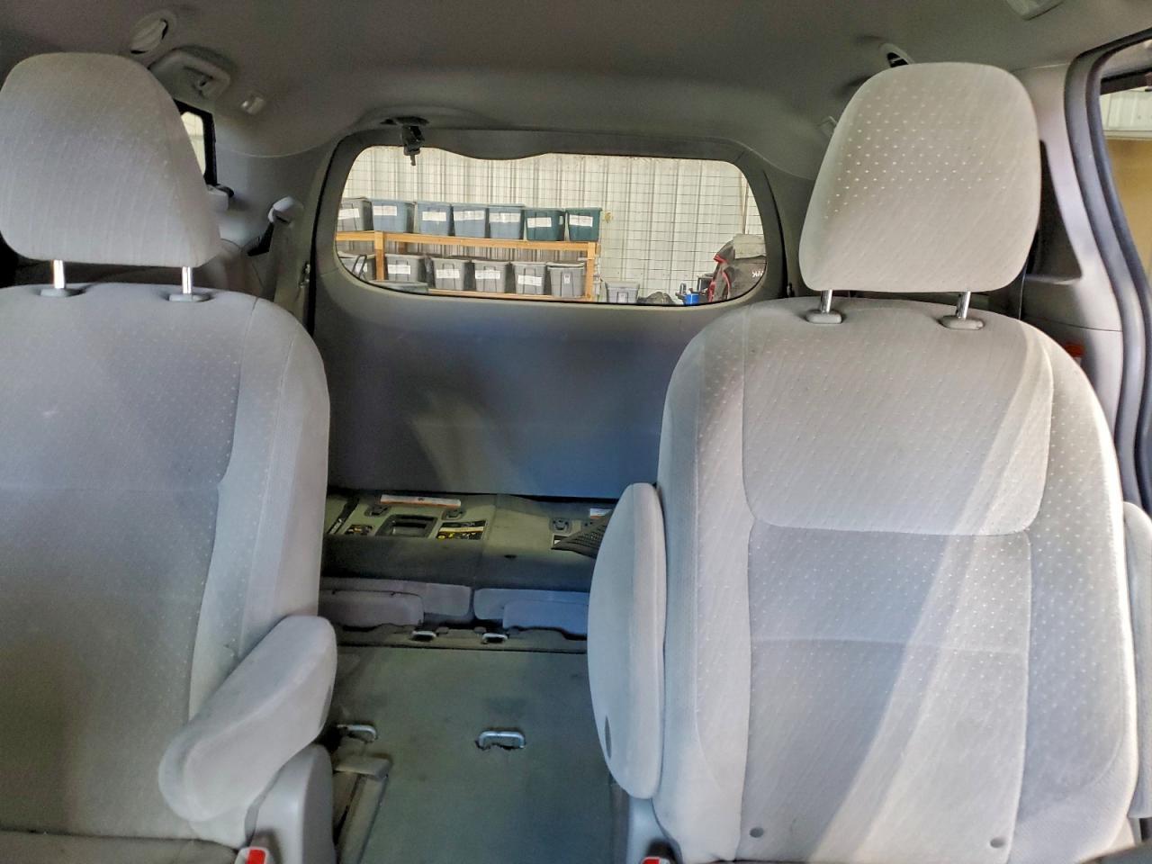 2016 TOYOTA SIENNA