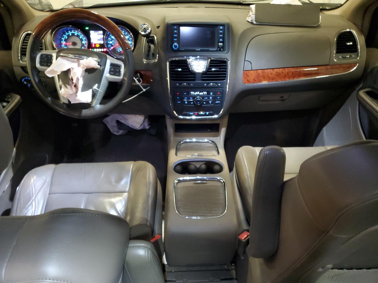2014 CHRYSLER Town & Country