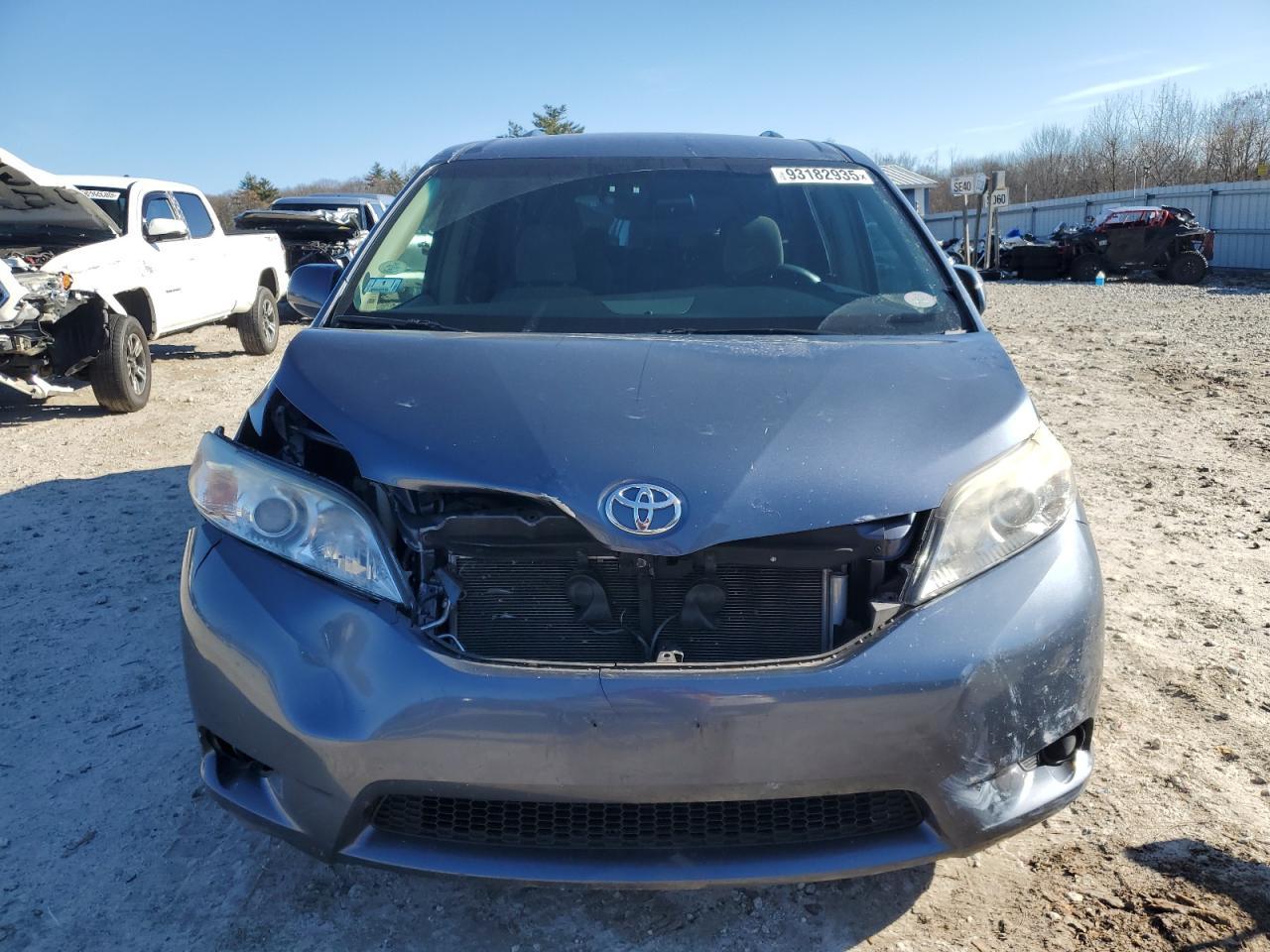 2015 TOYOTA SIENNA