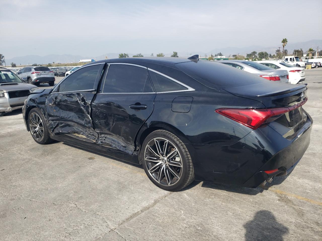 2019 TOYOTA Avalon