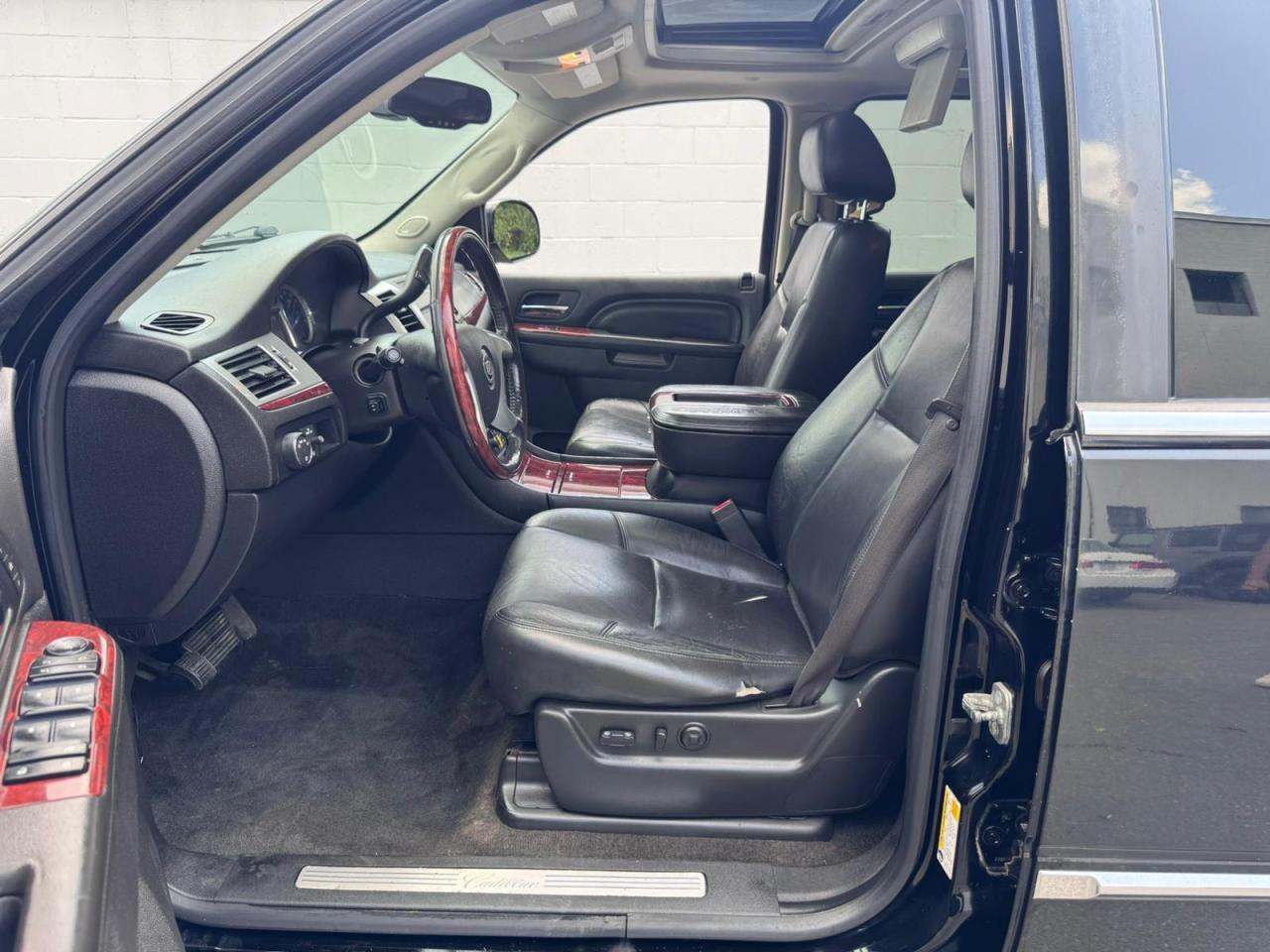 2012 CADILLAC ESCALADE
