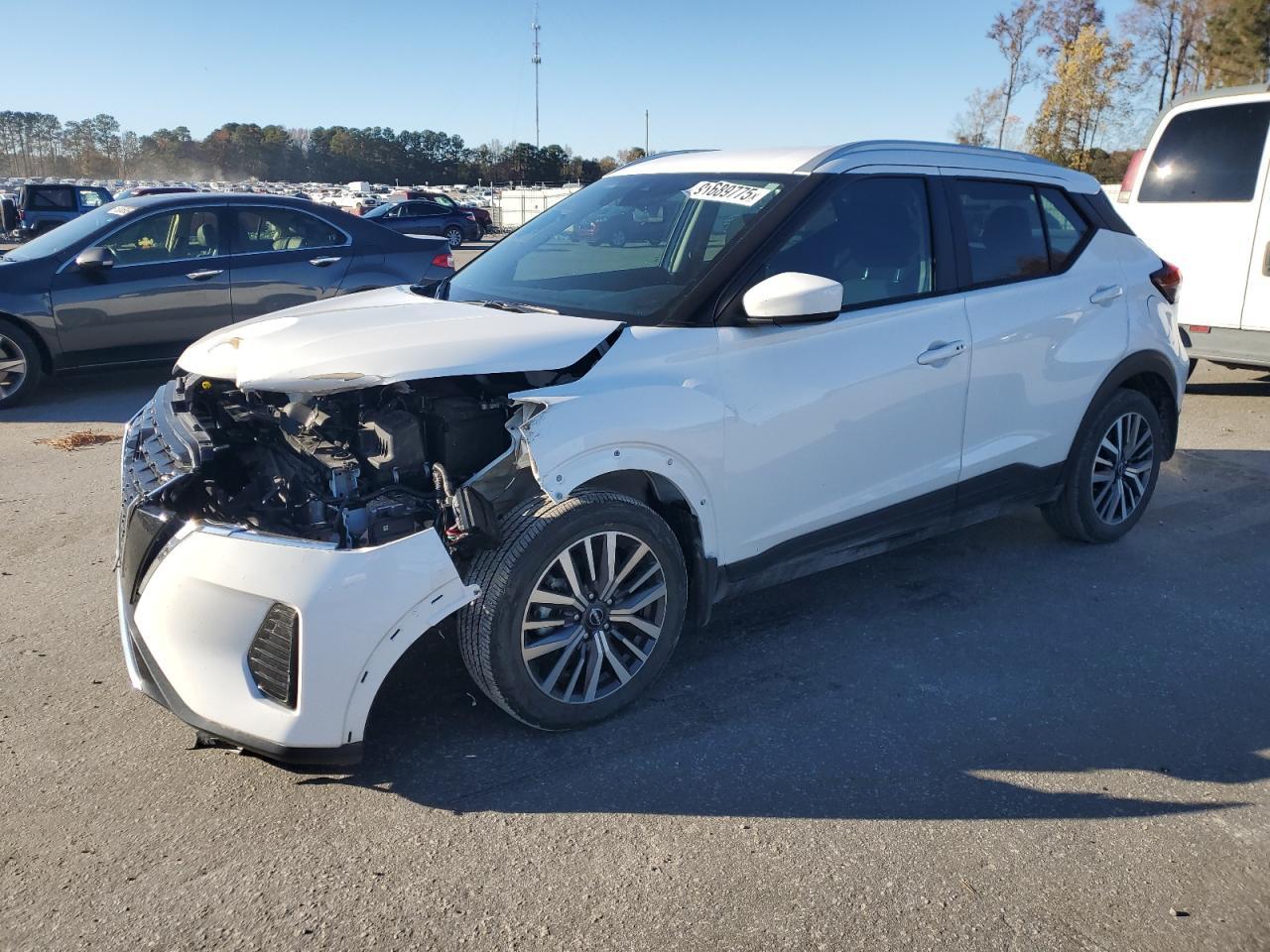2024 NISSAN KICKS